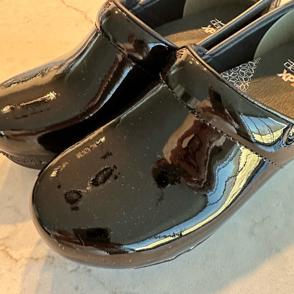 Dansko patent clogs - Picture 2 of 5